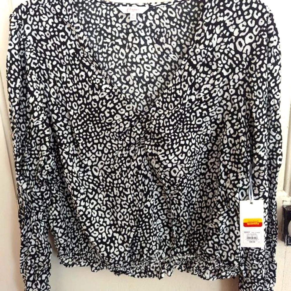 NWT! Candie's Black and White Leopard Cropped Blouse